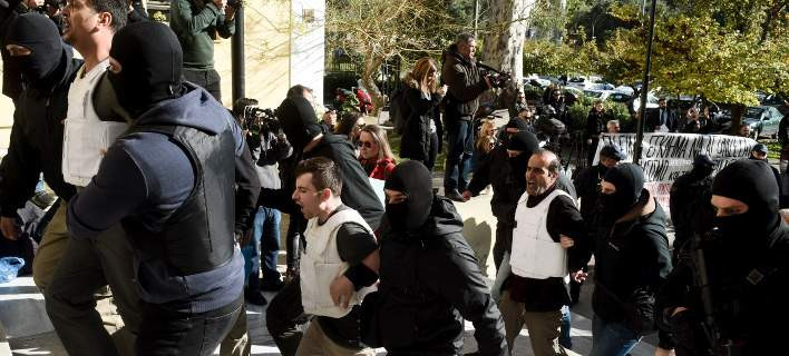 Αναρχική Ομοσπονδία σε κράτος και ΣΥΡΙΖΑ: Μην τολμήσετε να εκδώσετε στην Τουρκία τους 9 Κούρδους